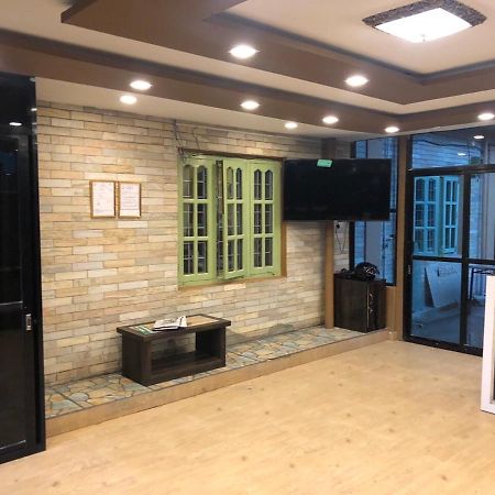 Hotel Blue Magnet Покхара Екстер'єр фото
