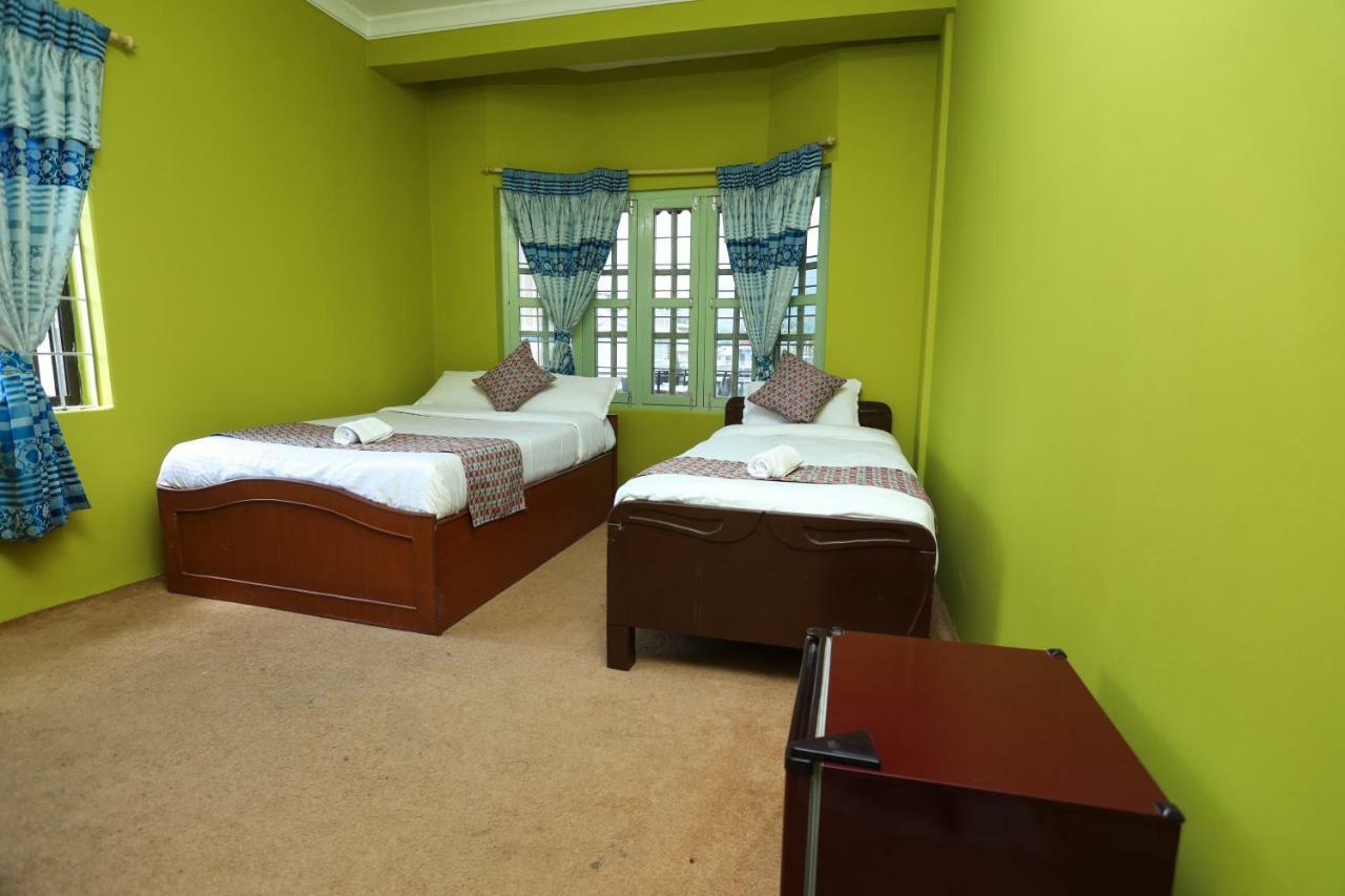Hotel Blue Magnet Покхара Екстер'єр фото