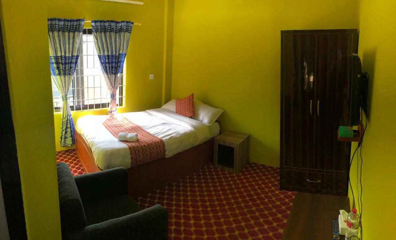 Hotel Blue Magnet Покхара Екстер'єр фото