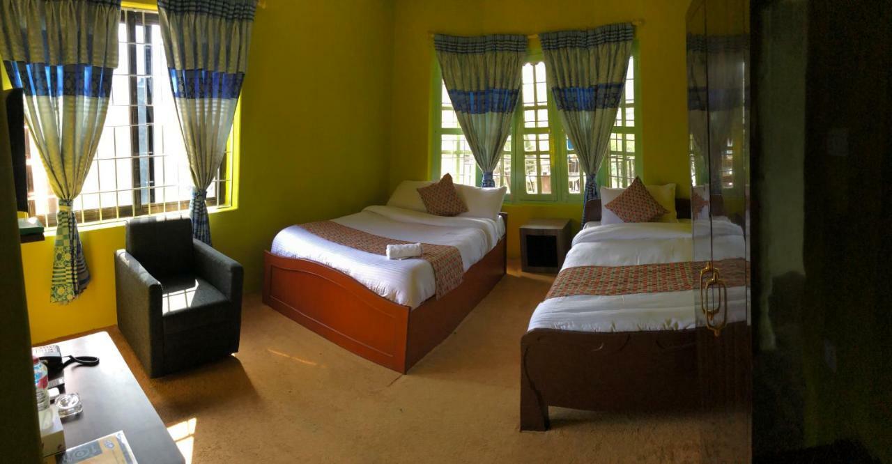 Hotel Blue Magnet Покхара Екстер'єр фото