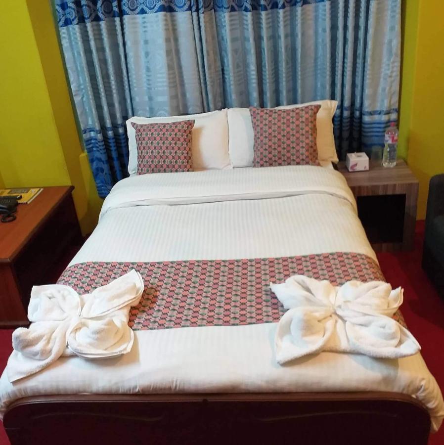 Hotel Blue Magnet Покхара Екстер'єр фото